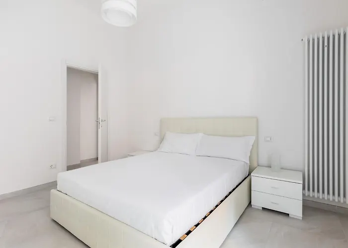 Via Del Rondone 1-2 *