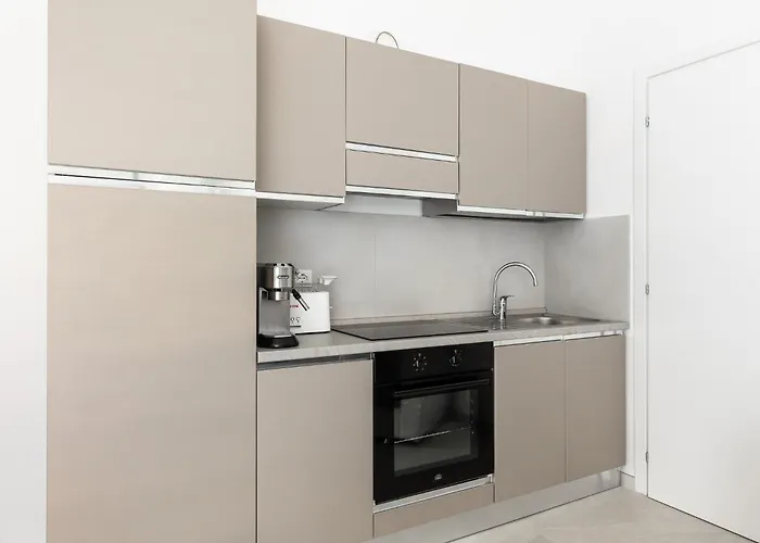 Via Del Rondone 1-2 *