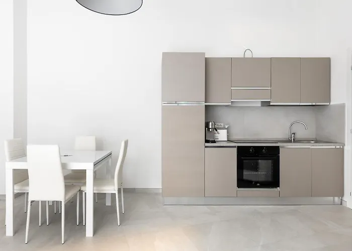 Via Del Rondone 1-2 * Bologna