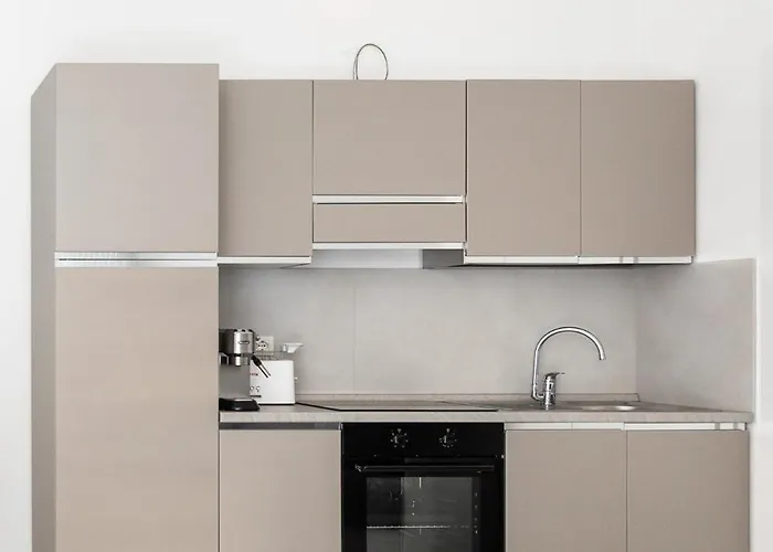 Via Del Rondone 1-2 *