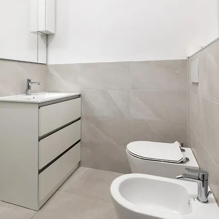 Via Del Rondone 1-2 Bologna